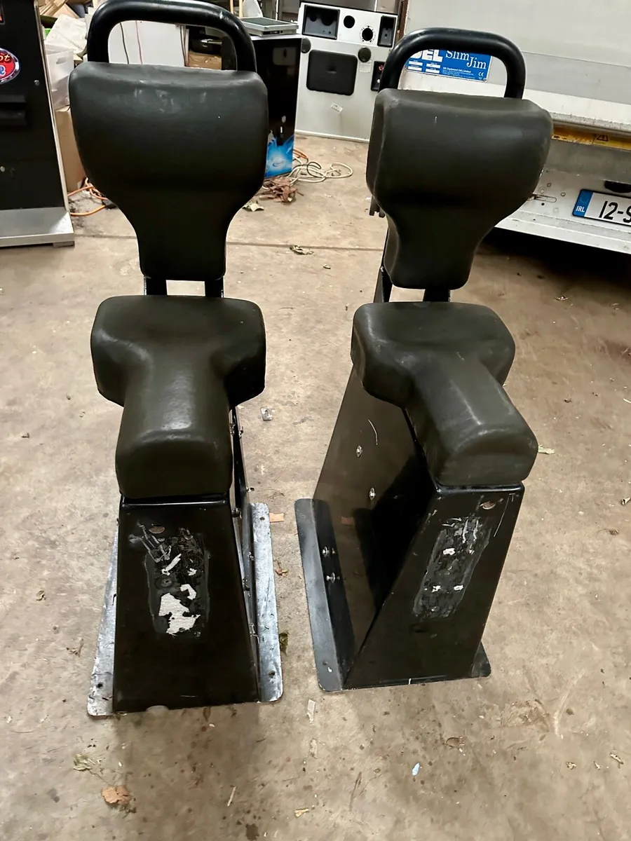Jockey seats - Image 3