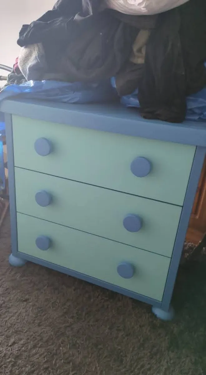 Child's drawers