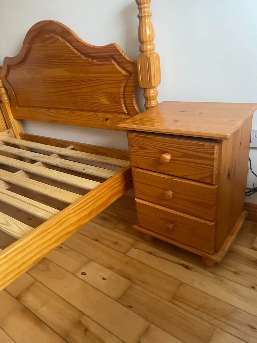 A double bed with two lockers - Image 2