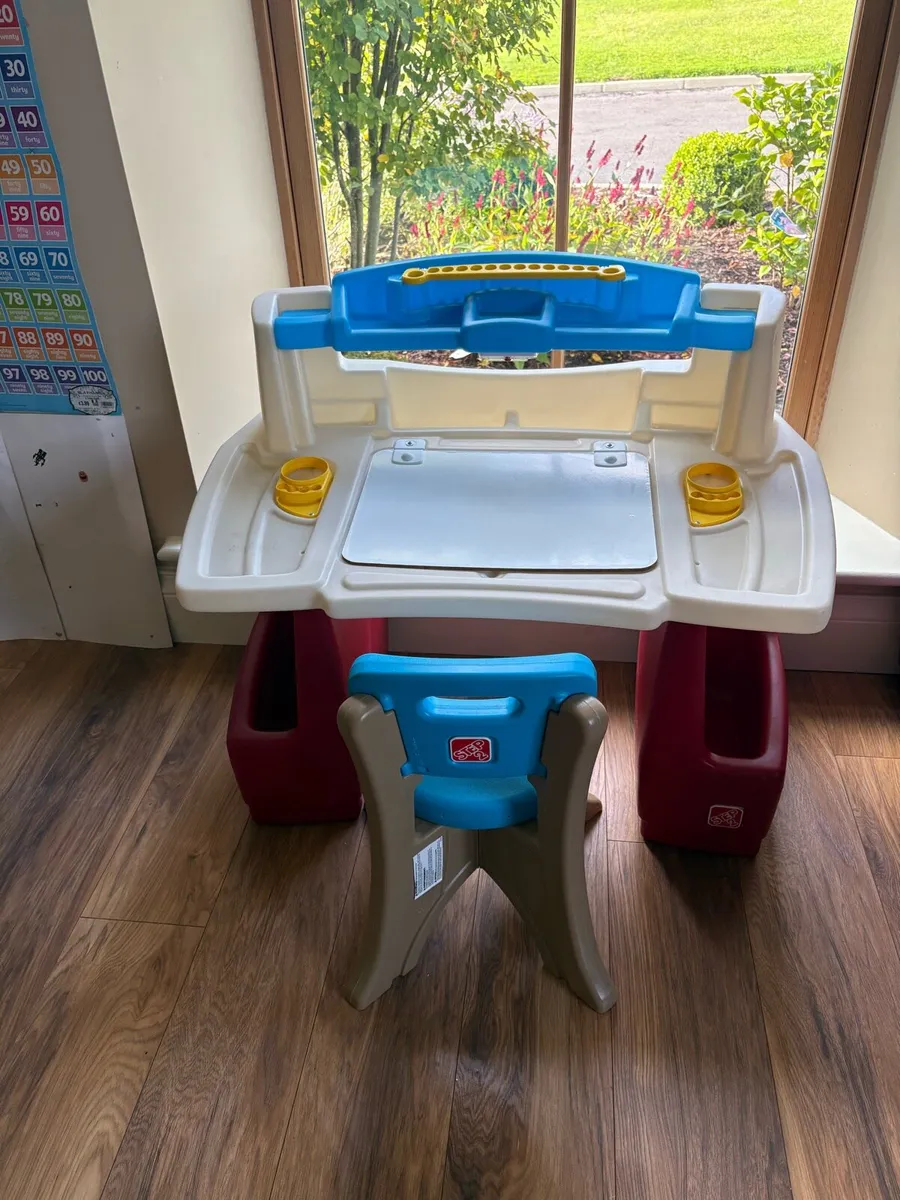 Indoor/outdoor children’s table - Image 2