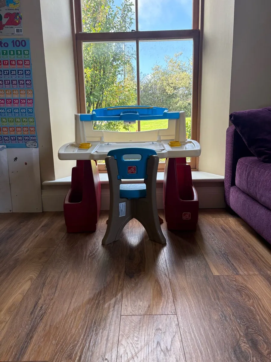 Indoor/outdoor children’s table - Image 4