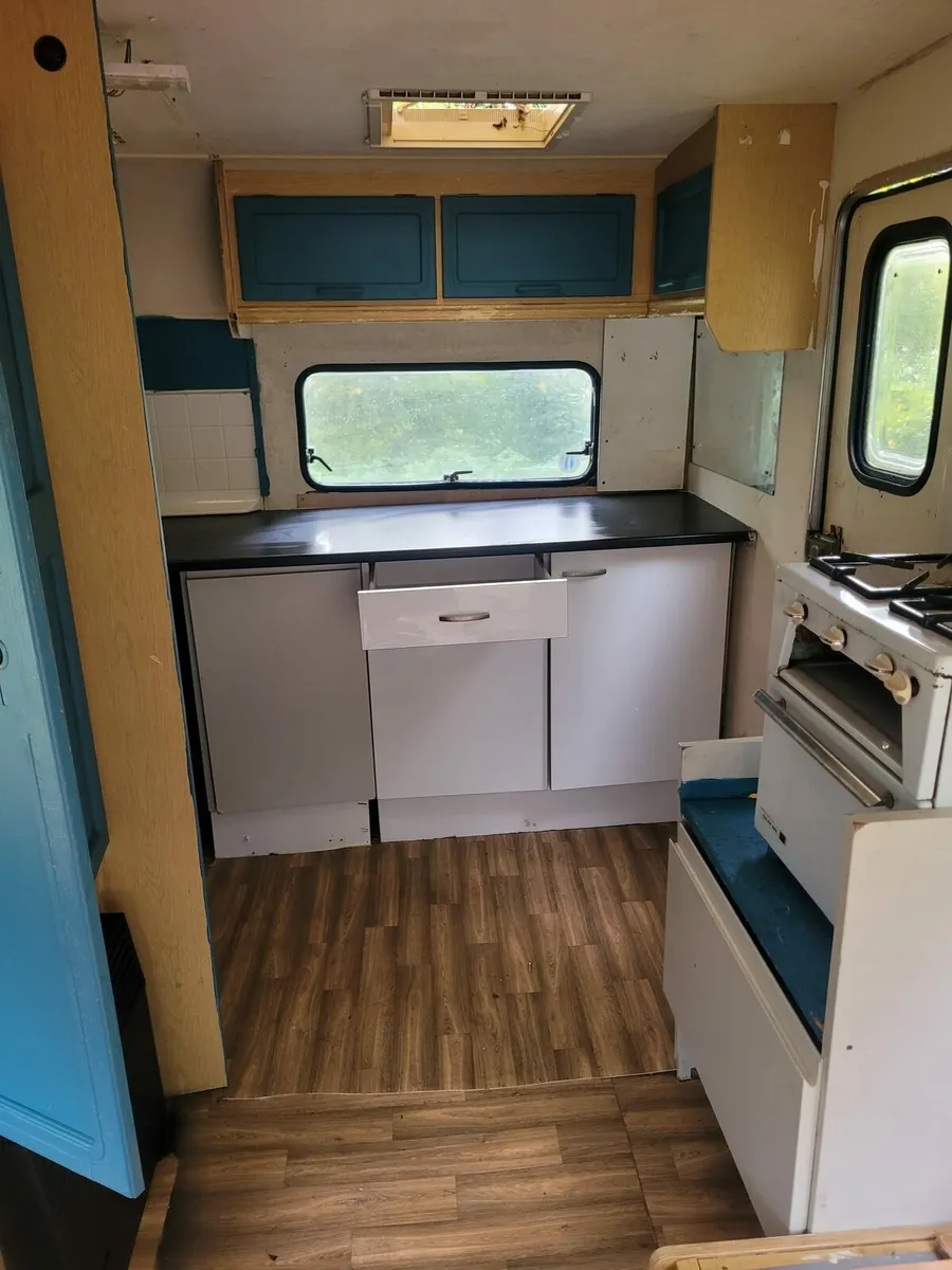 Caravan - Image 1