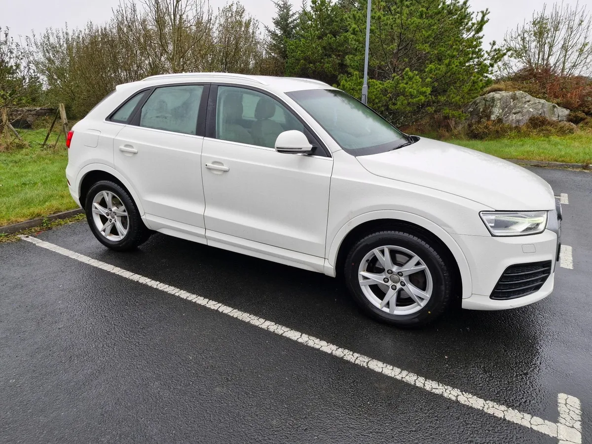 Audi Q3 2018 - Image 3