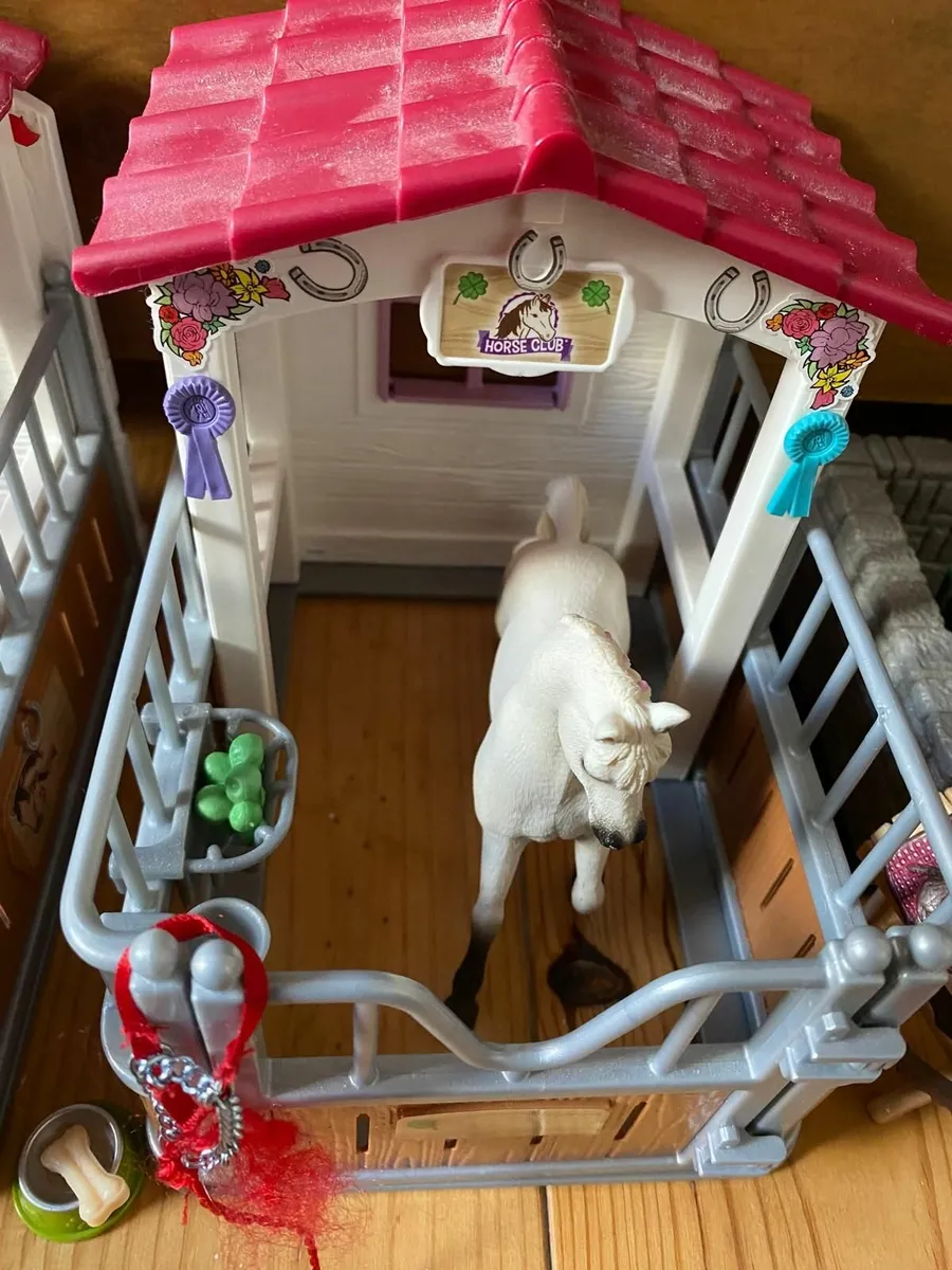 Schleich Horse Club Stable and Wash Area - Image 4