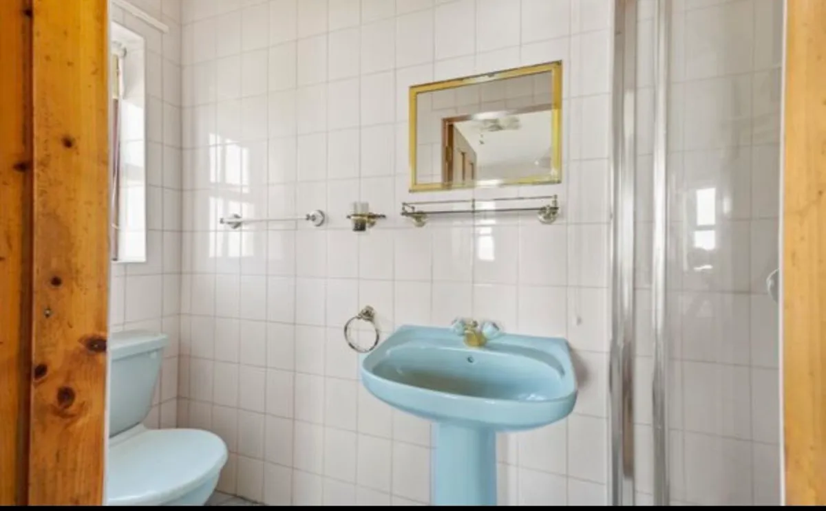 Retro toilet sink bathtub - Image 1