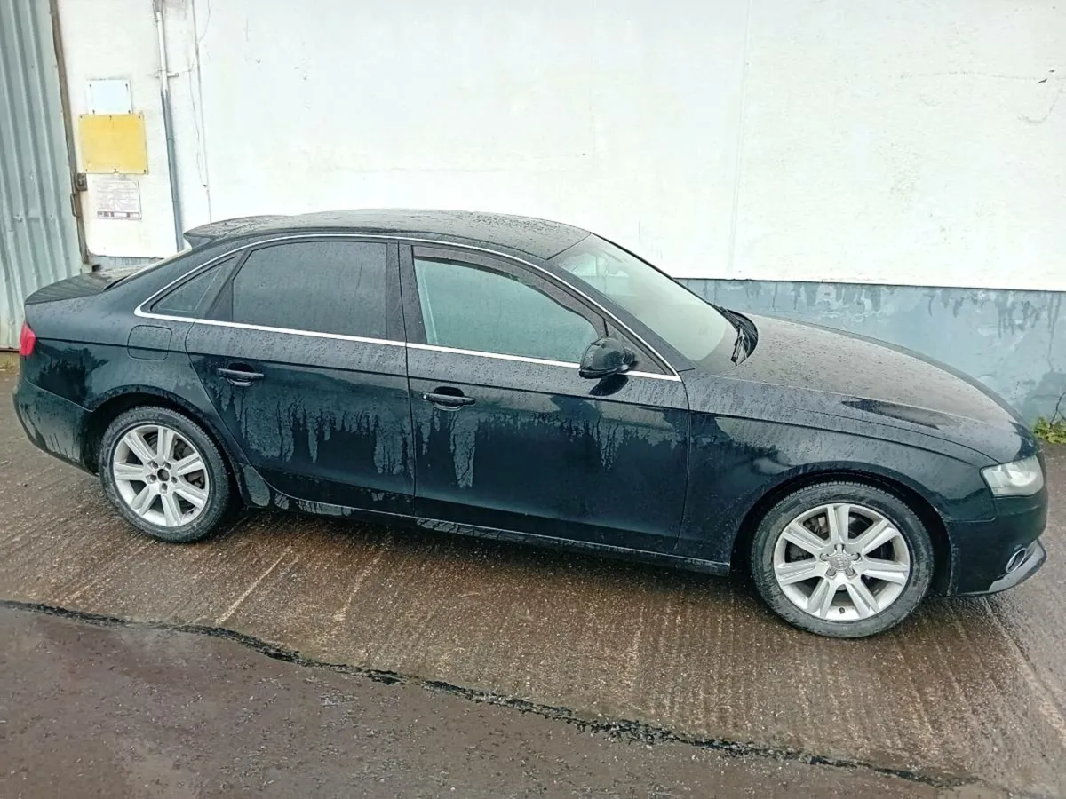 2010 Audi A4 - Image 2