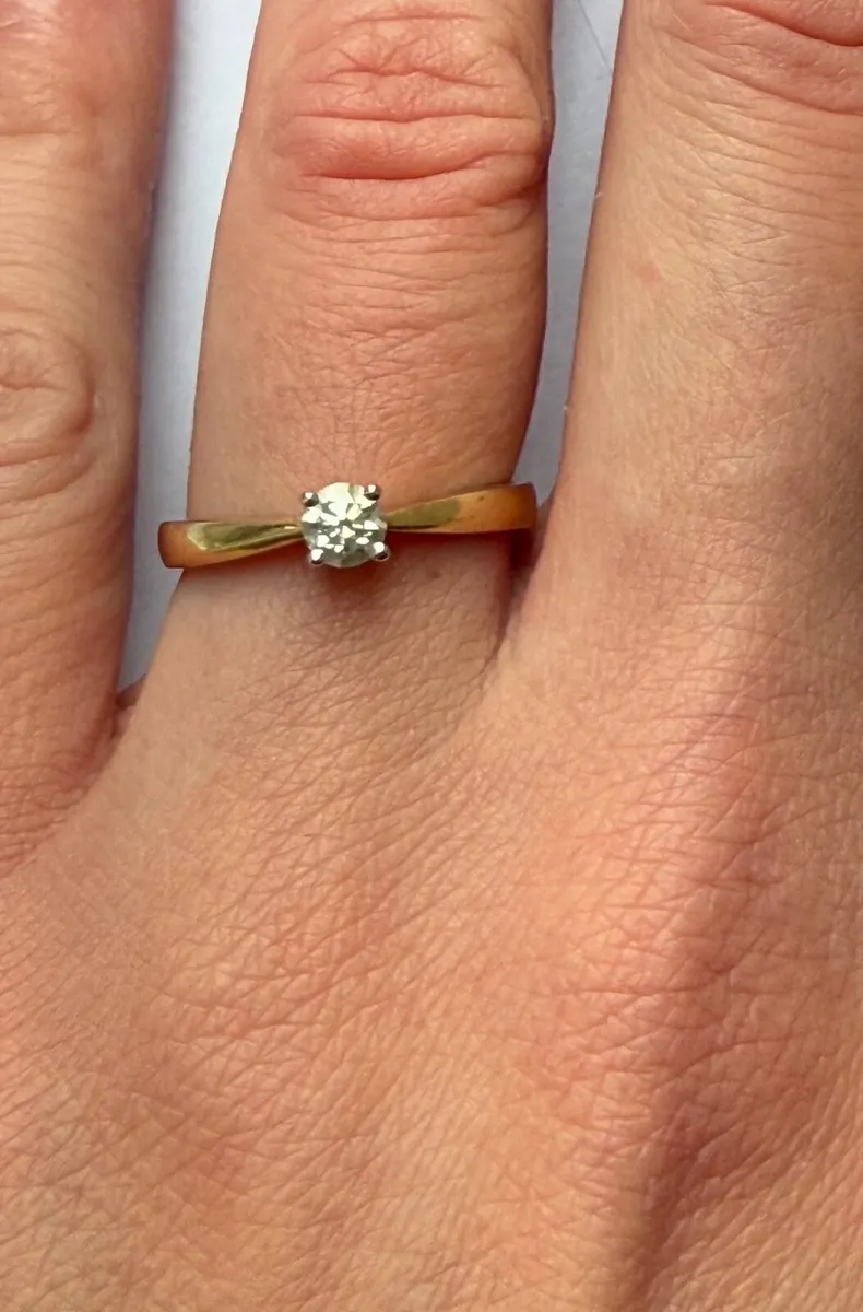 18ct yellow gold solitaire diamond ring - Image 2