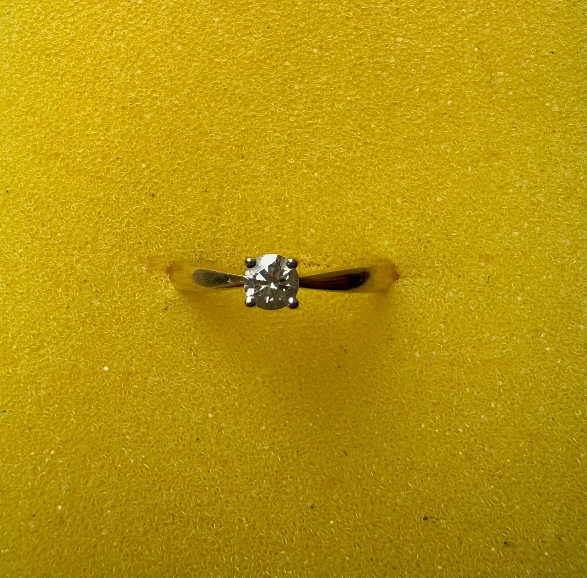 18ct yellow gold solitaire diamond ring - Image 3