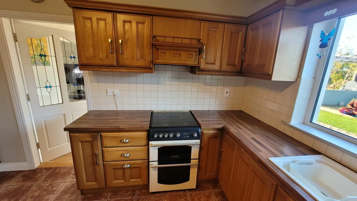 Solid Oak Kitchen - Image 4