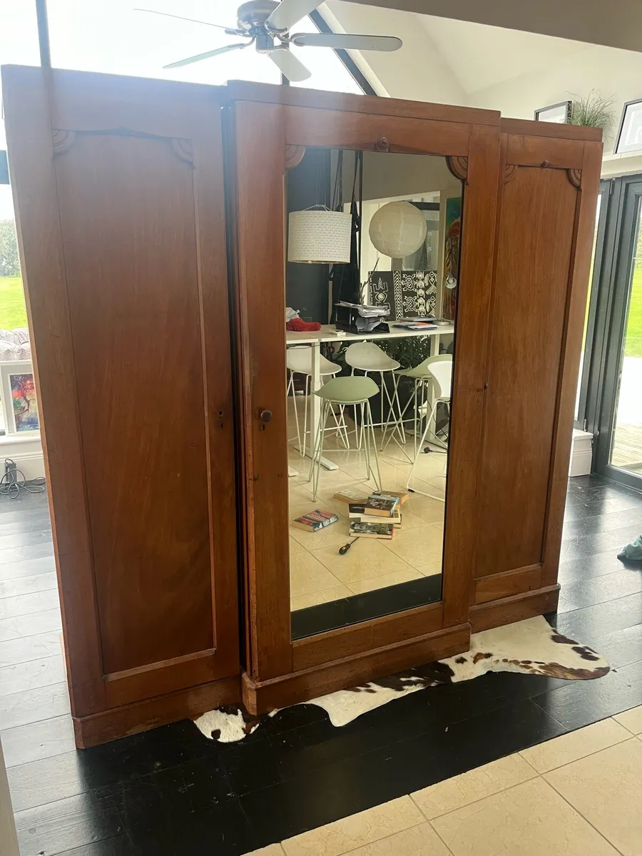 Antique wardrobe - Image 1