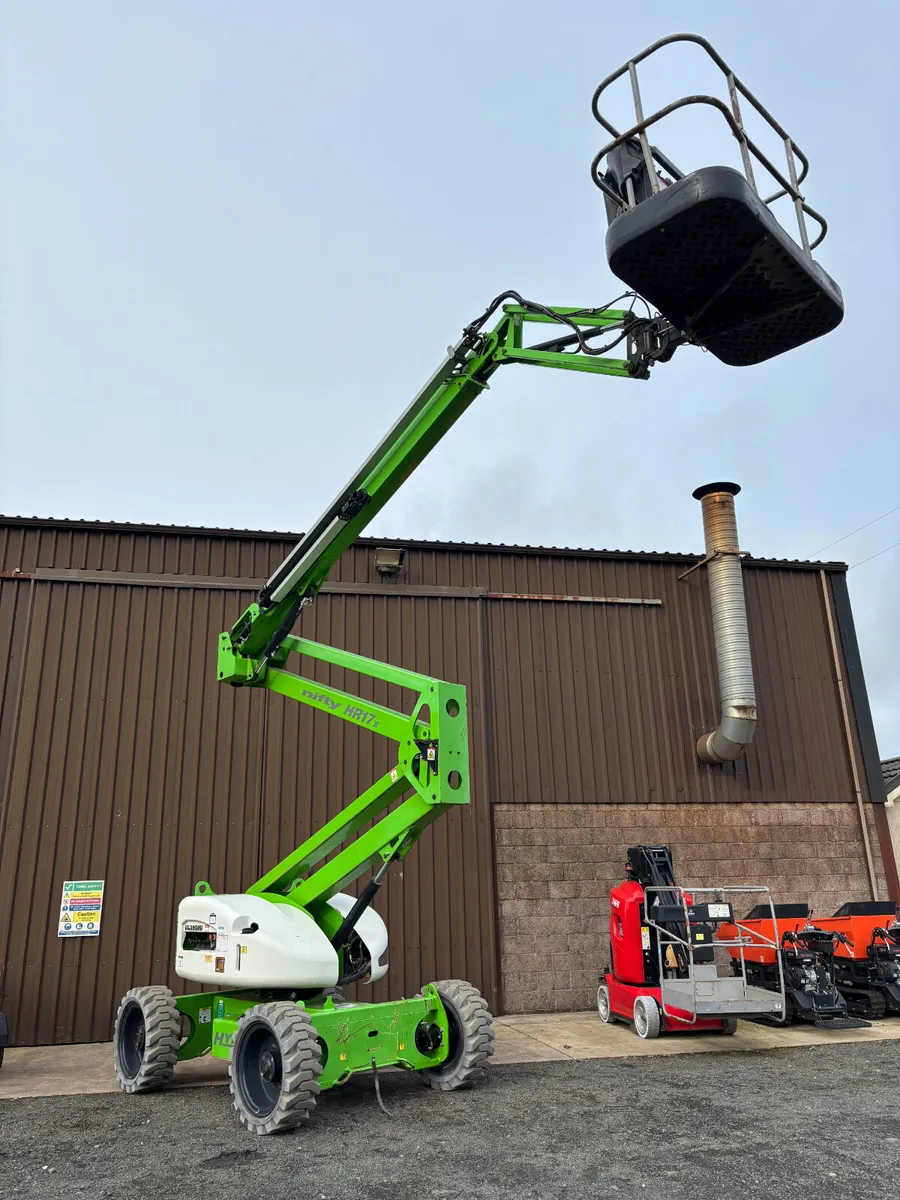 2017 Niftylift HR17 Hybrid 4x4 Boom Lift - Image 2