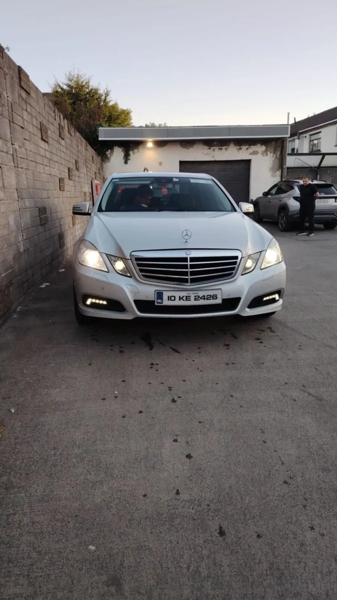 car - Image 1