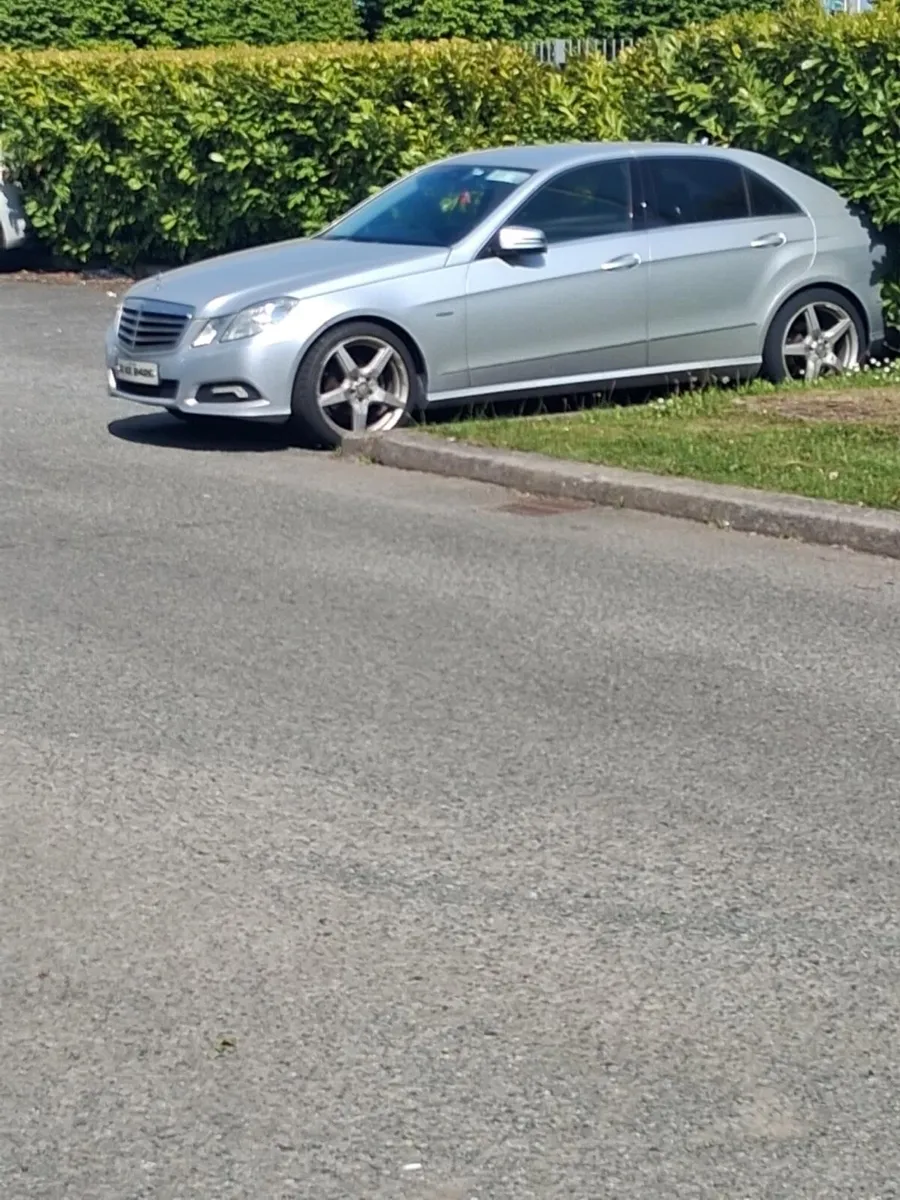 car - Image 4