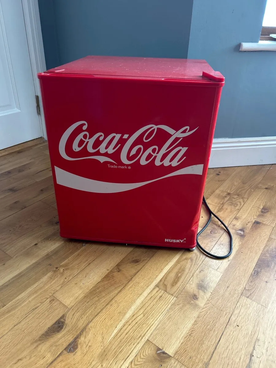 Mini Fridge - Image 1