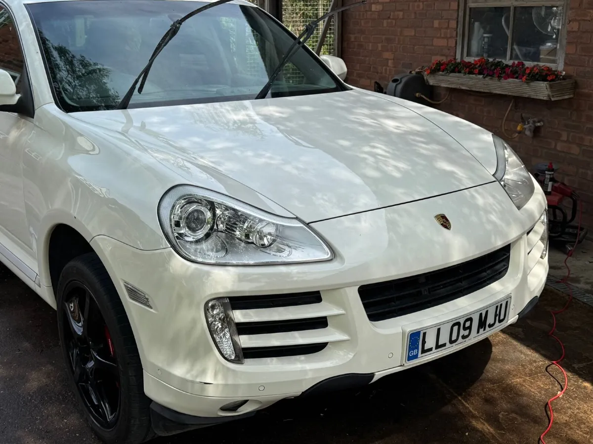 Porsche Cayenne 2009 - Image 2