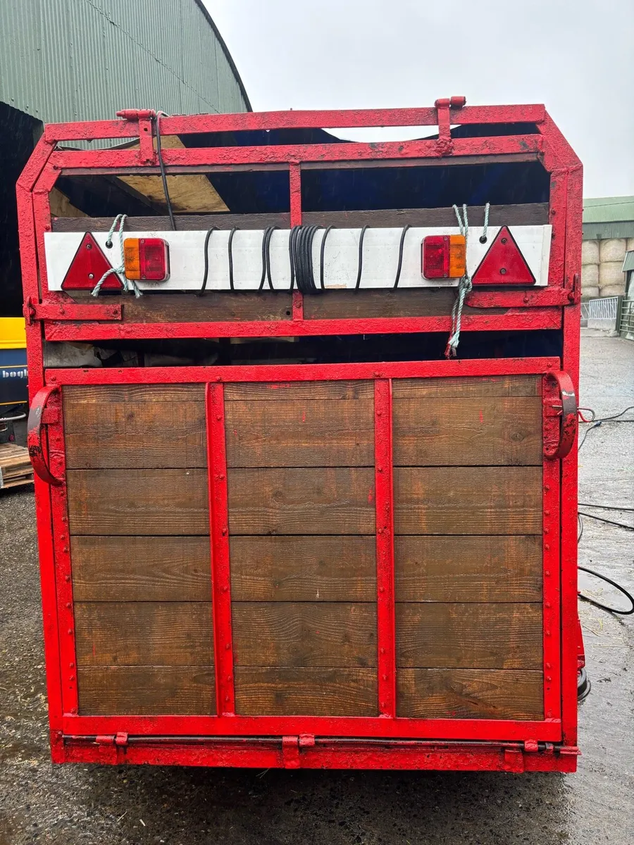 8ft x 4.5ft cattle trailer - Image 4