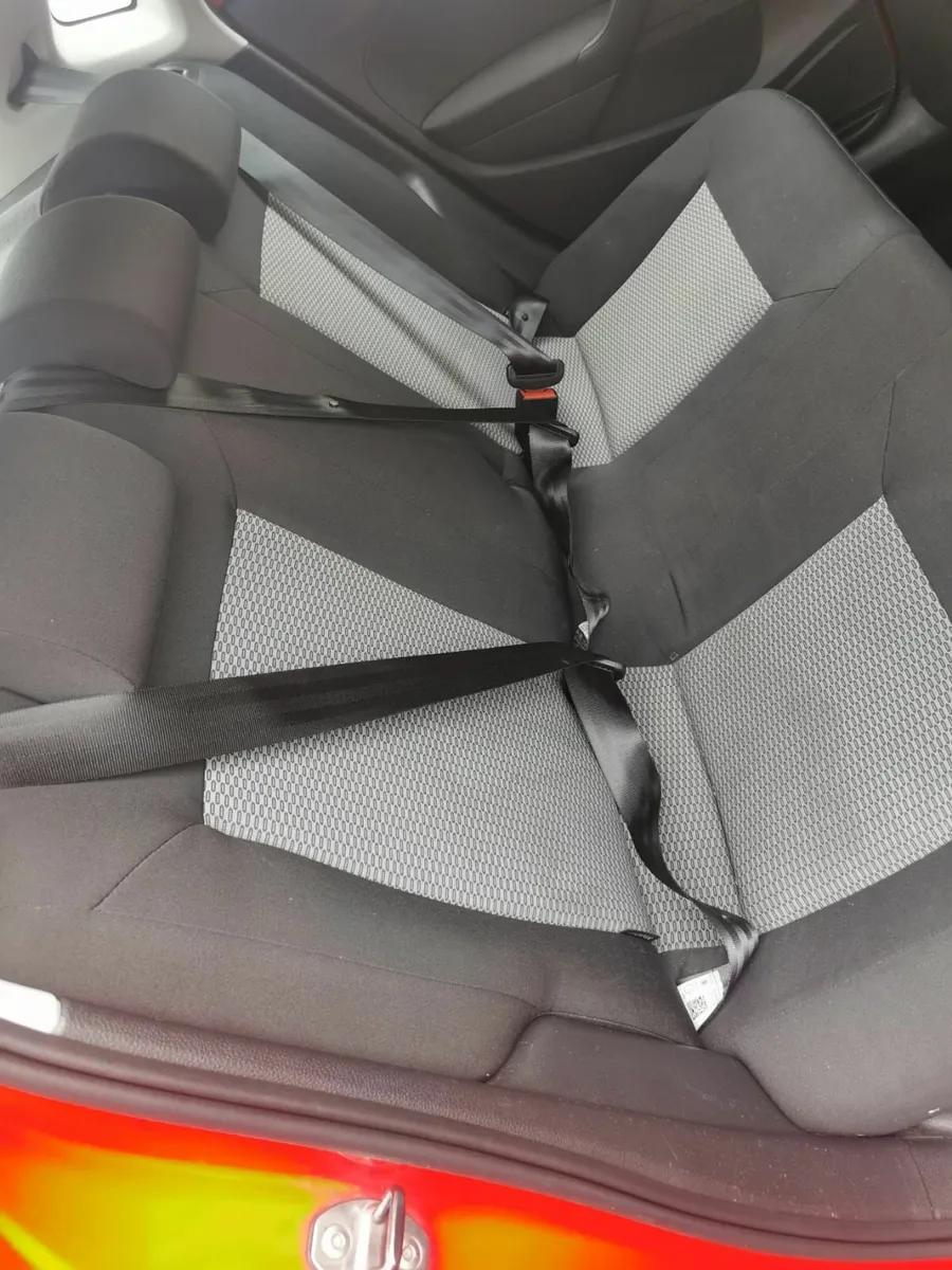 Volkswagen Polo 2010 - Image 4