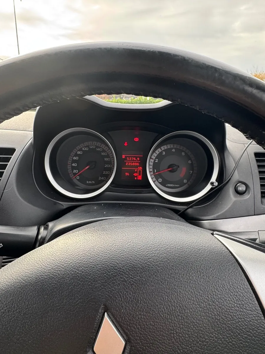 Mitsubishi Lancer 2008 - Image 2