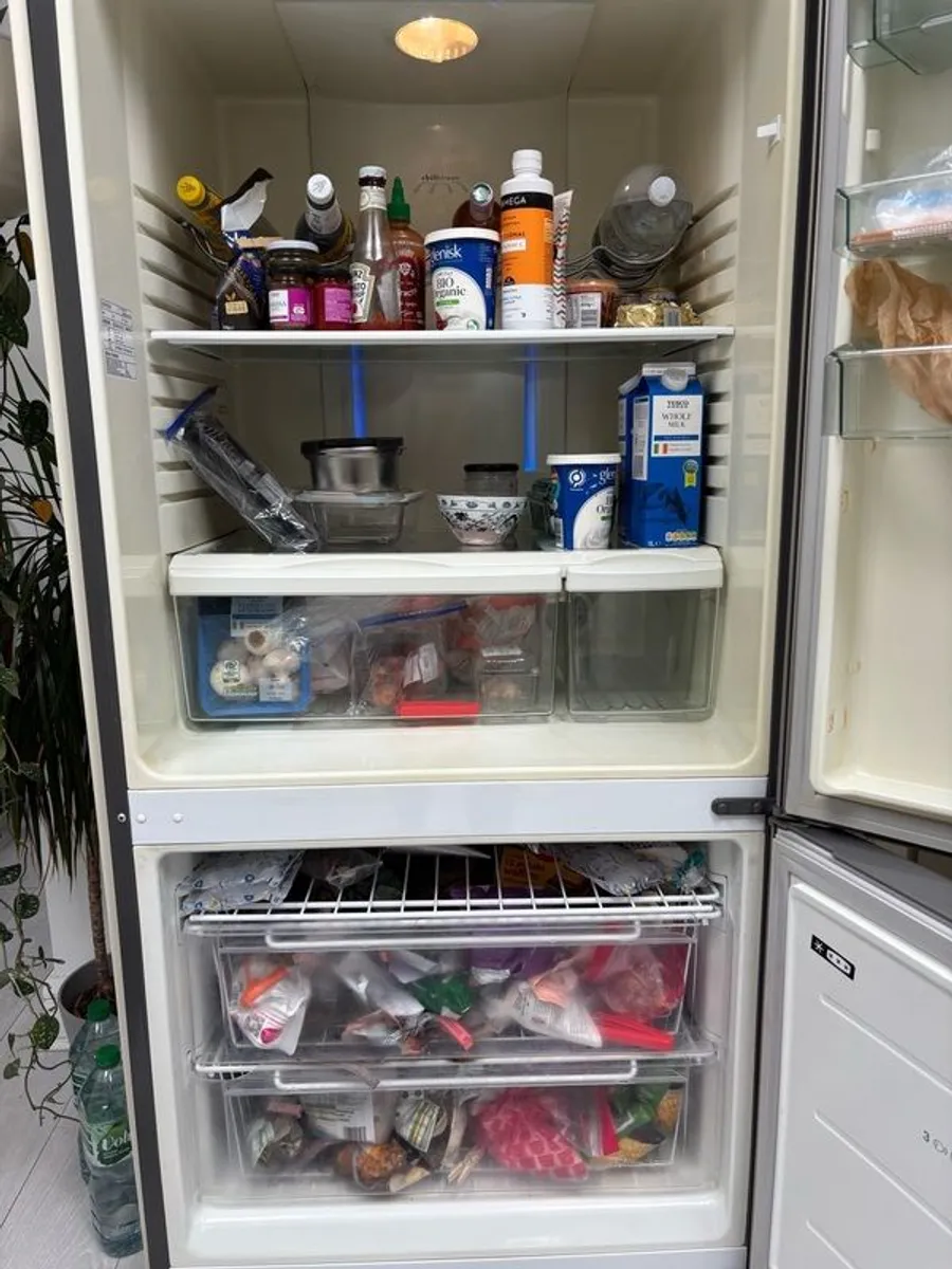 Fridge Freezer (freestanding) - Image 2