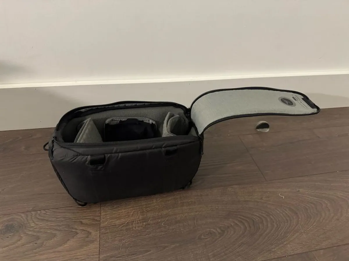 Peak Design Camera Cube - Small. - Image 1