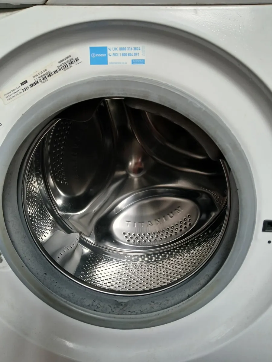 Washing machine/dryer - Image 2