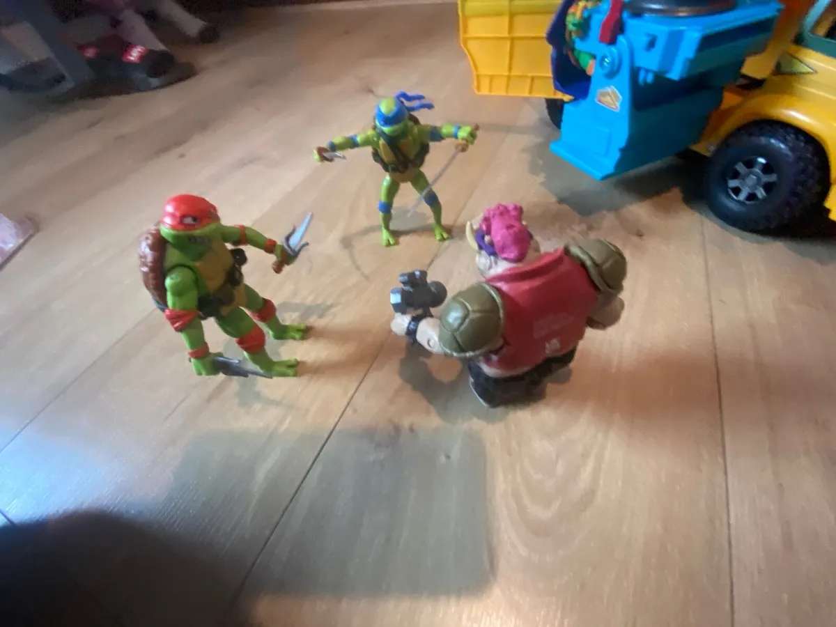 Ninja turtle toy pizza van - Image 2