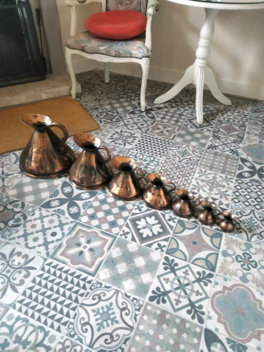 Copper jugs - Image 3