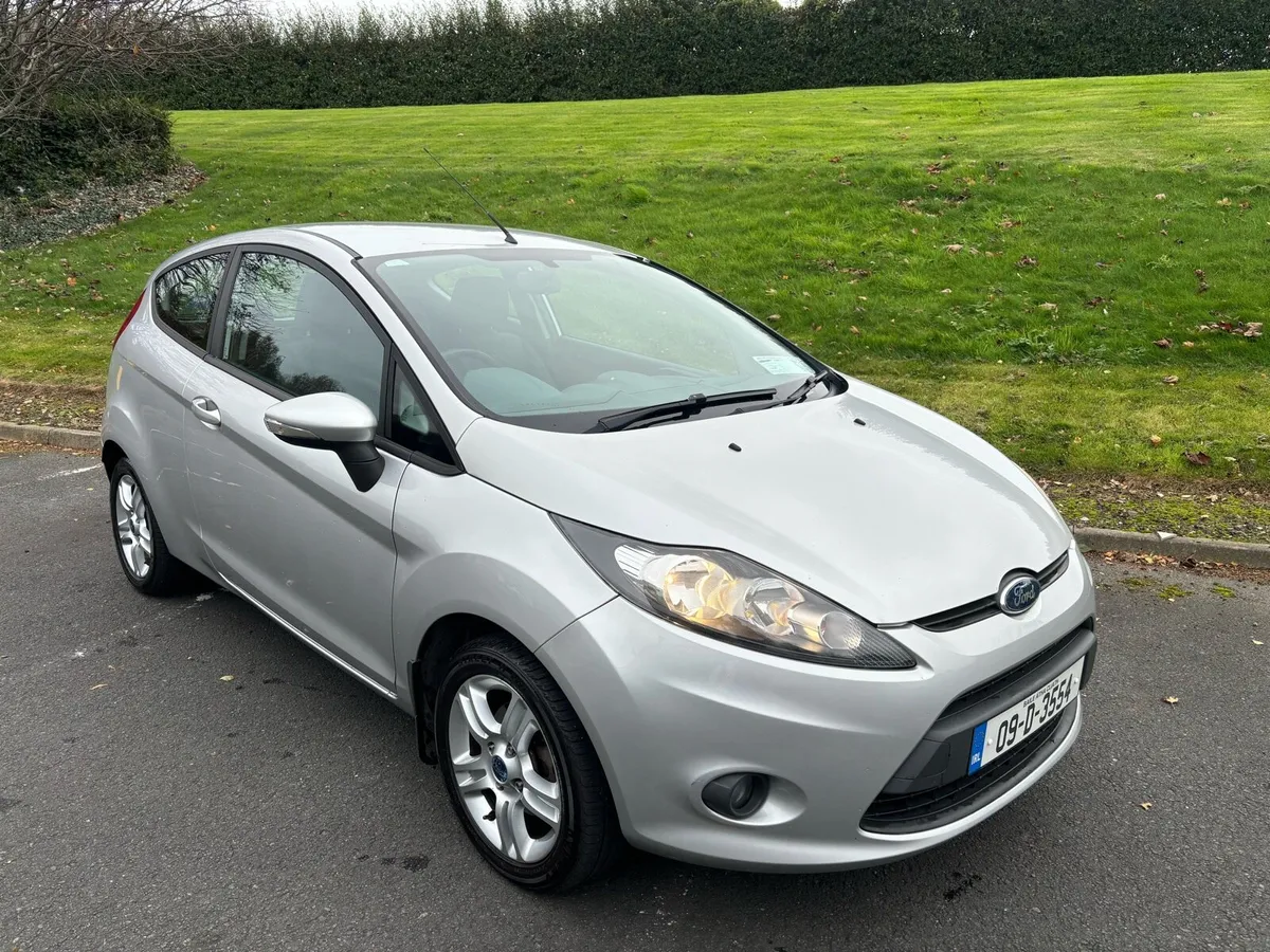 FORD FIESTA 1.25 ZETEC NCT 02/26 TAX 10/25 2 KEYS - Image 2