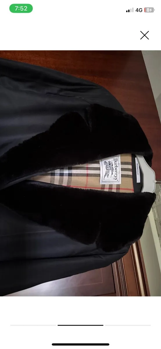 Burberry fur collared long coat - Image 3