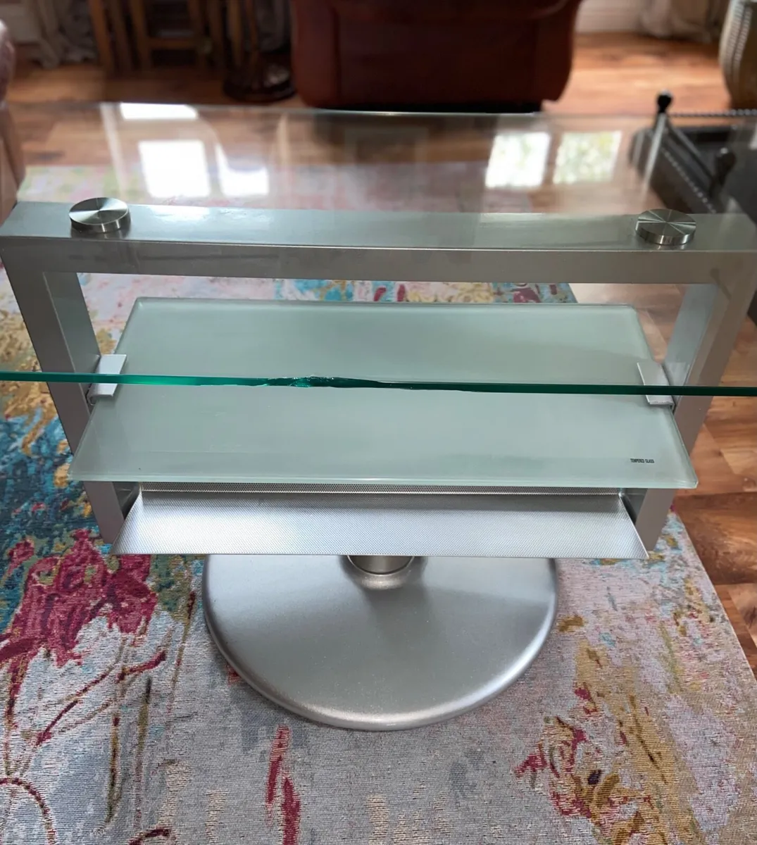 TV stand - Image 2