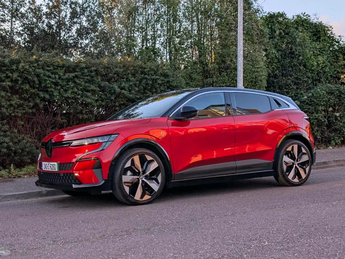 Renault Megane E-Tech Techno - Image 4
