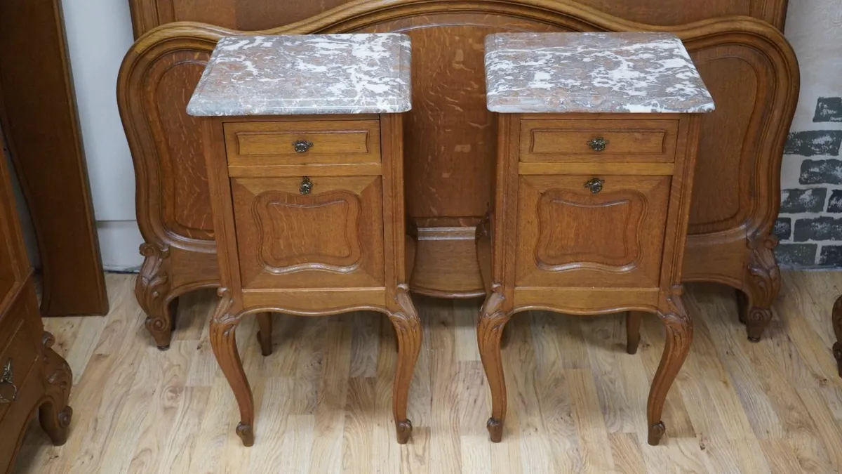 Pair of French Oak Marble-Top Bedside Cabinets / N - Image 2