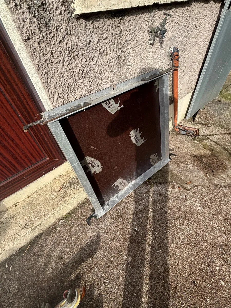 Scaffold tower parts. - Image 2