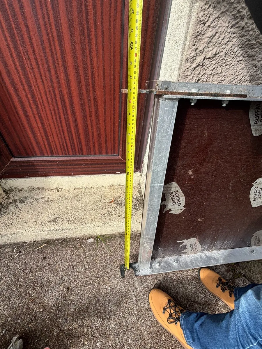 Scaffold tower parts. - Image 4