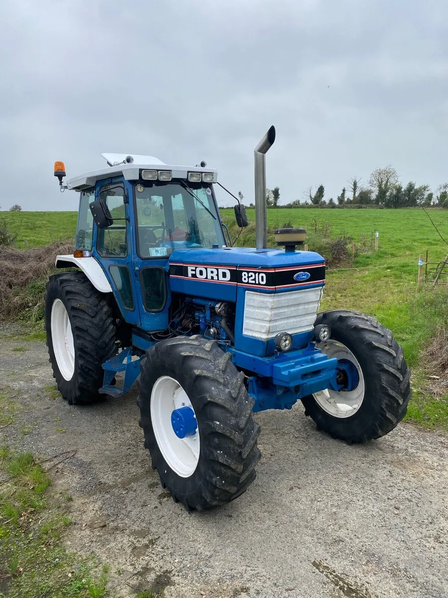 Ford 8210 - Image 1