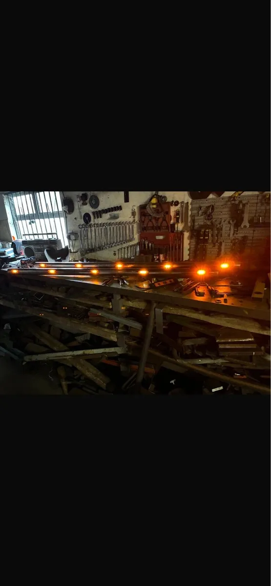 Side Light Bar For Sale - Image 3