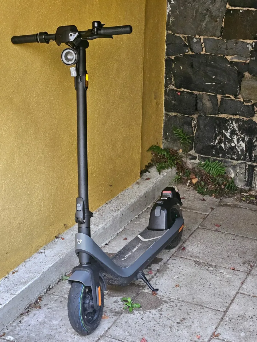 NIU KQi2 Pro Electric Scooter | Range 40km - Image 3
