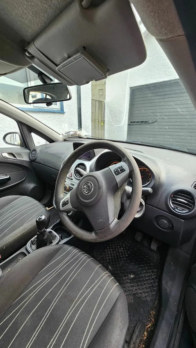 Vauxhall Corsa 2009 - Image 3