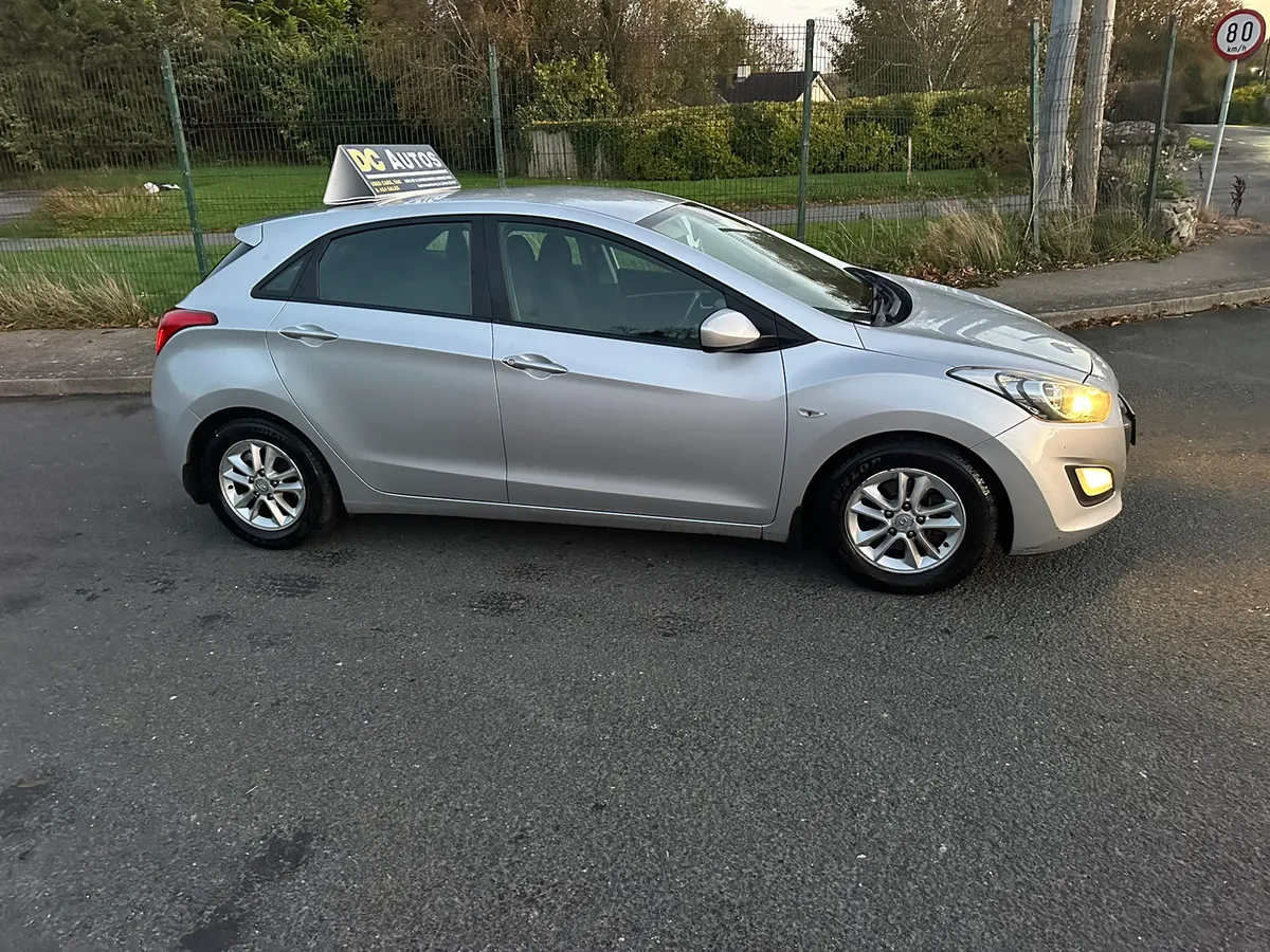 12 HYUNDAI I30 DIESEL - Image 3