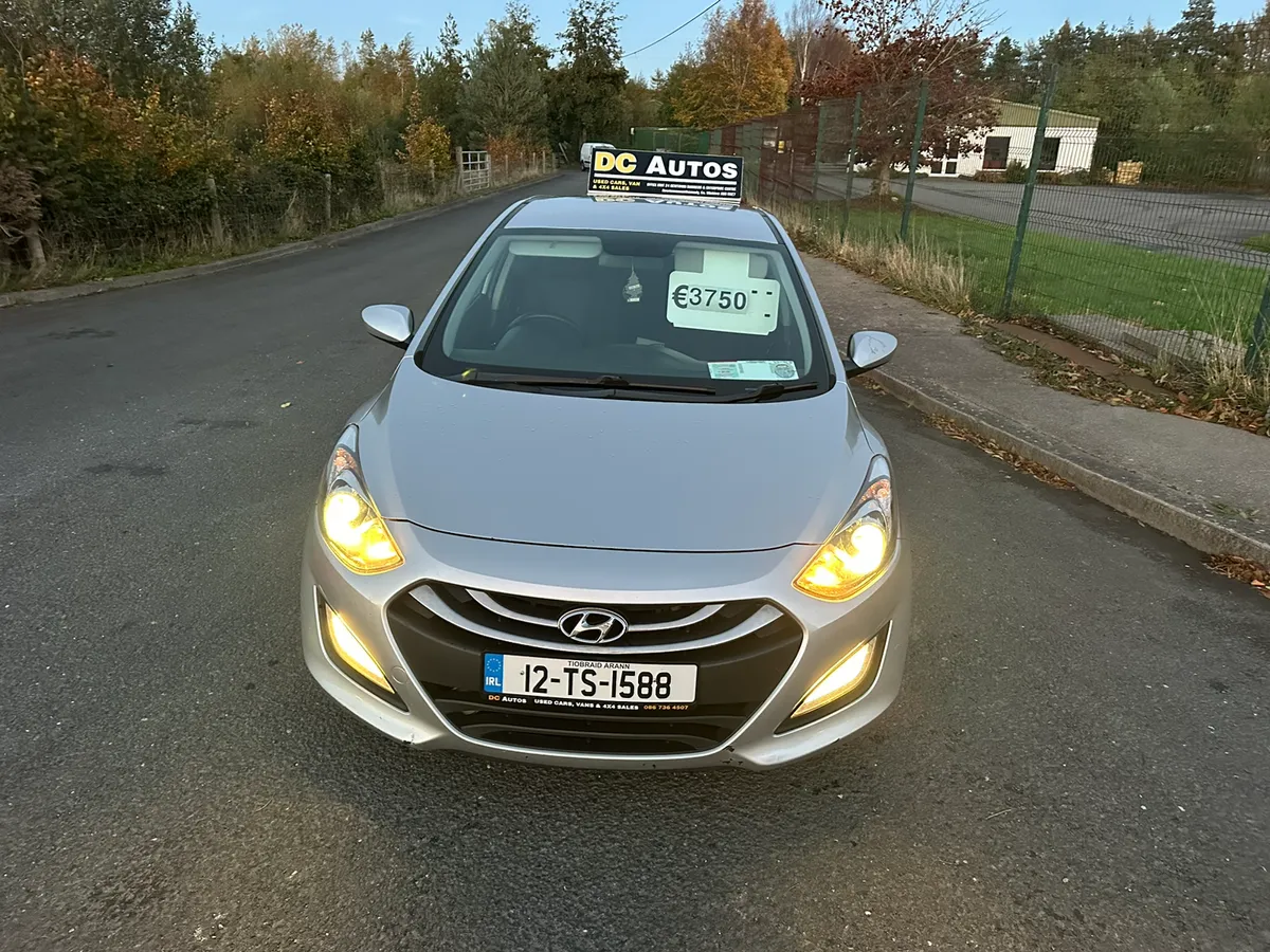 12 HYUNDAI I30 DIESEL - Image 4