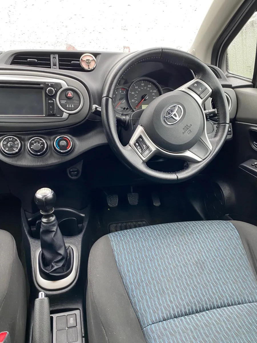 Toyota Yaris 2013 - Image 4
