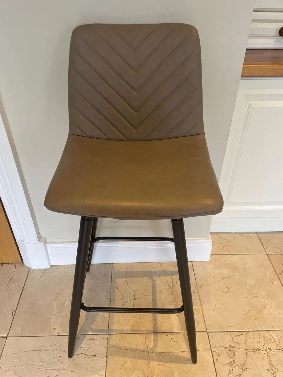 Breakfast Bar Stools - Image 3