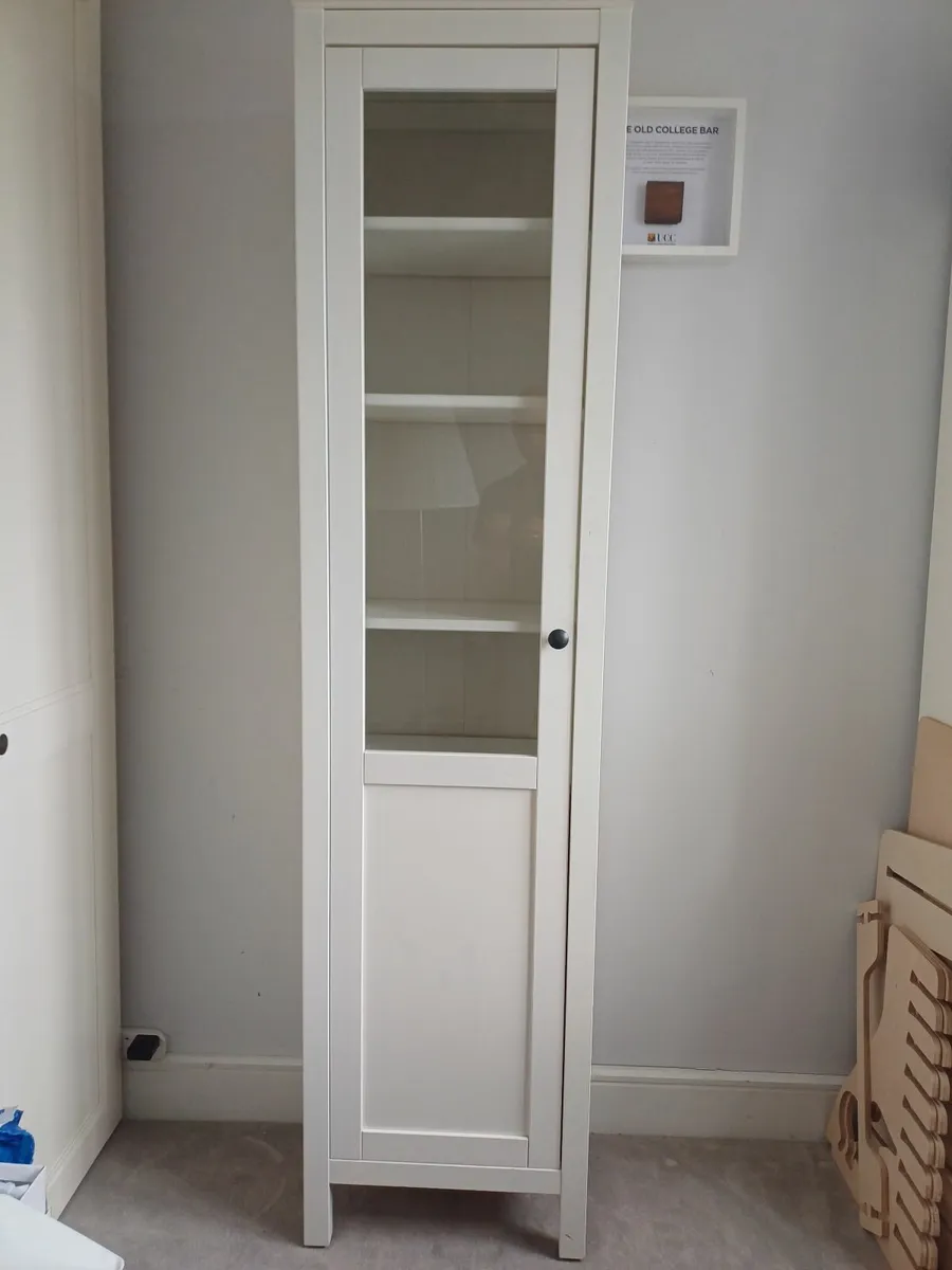 Cabinet - Image 1