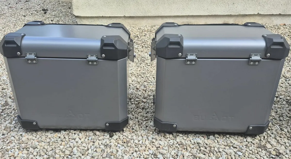 Metal Pannier Set (Bumot) for BMW - Image 1