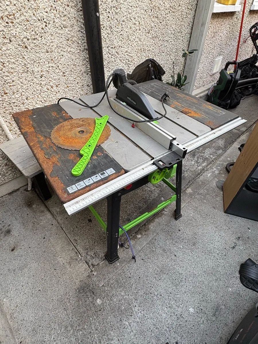 Table saw - Image 1