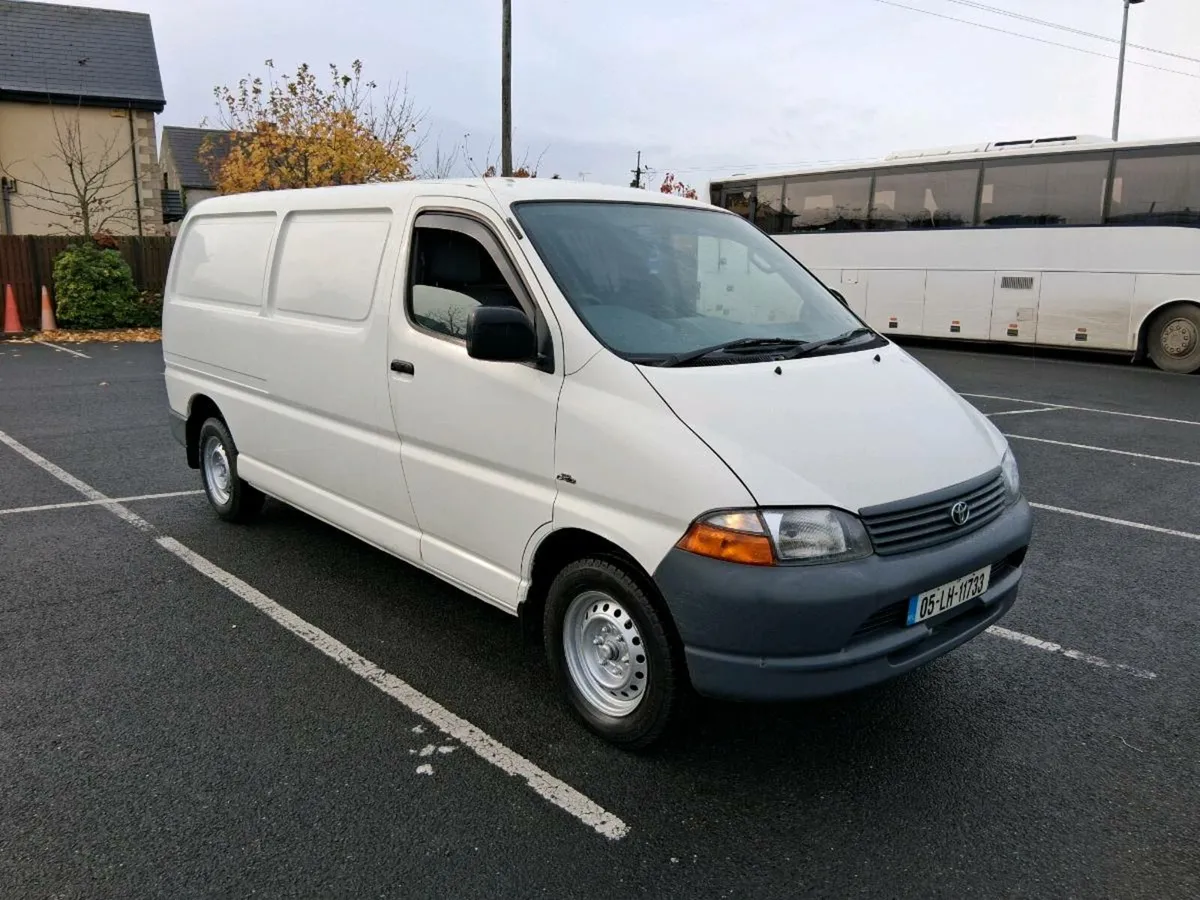 2005 hiace van €3450 - Image 1
