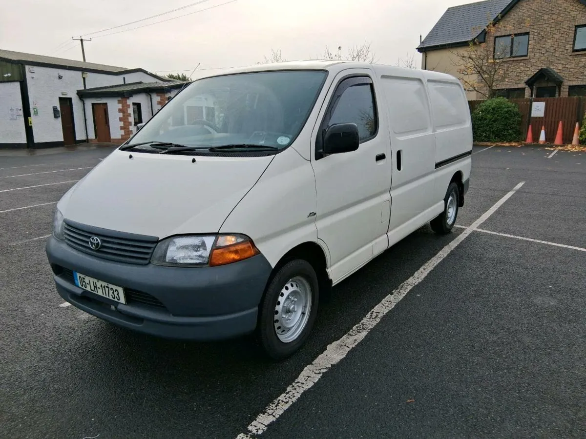 2005 hiace van €3450 - Image 2