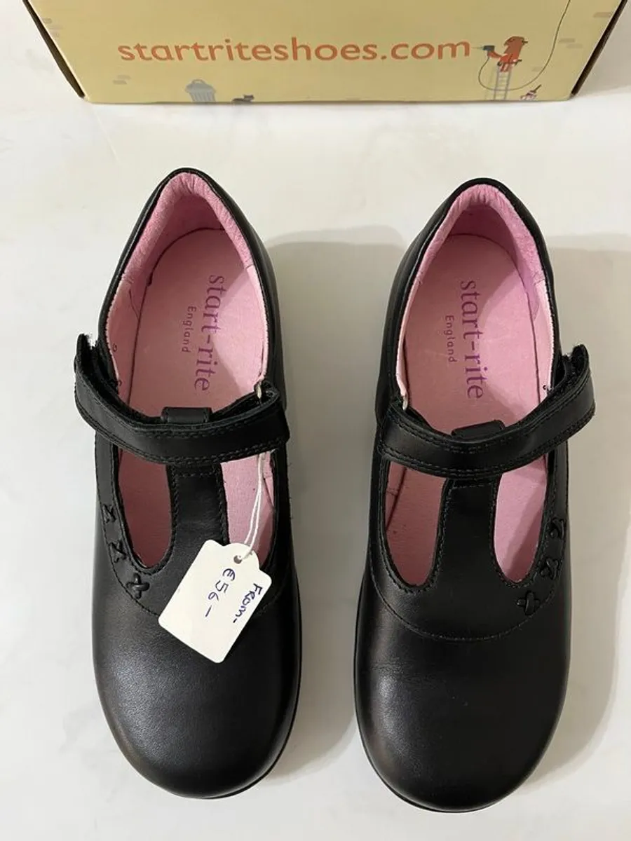 Start-rite black leather school shoes (Free girls clothes for first buyer to offer asking price on this.) - Image 3