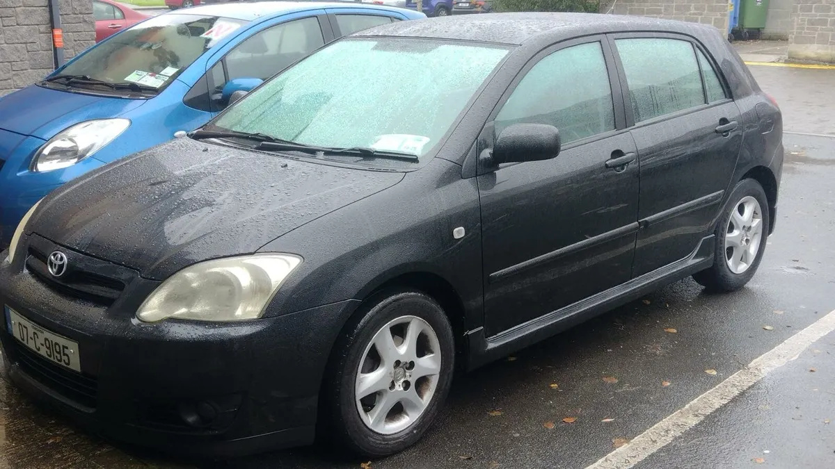 2007 1.4L petrol Toyota Corolla hatchback - Image 2