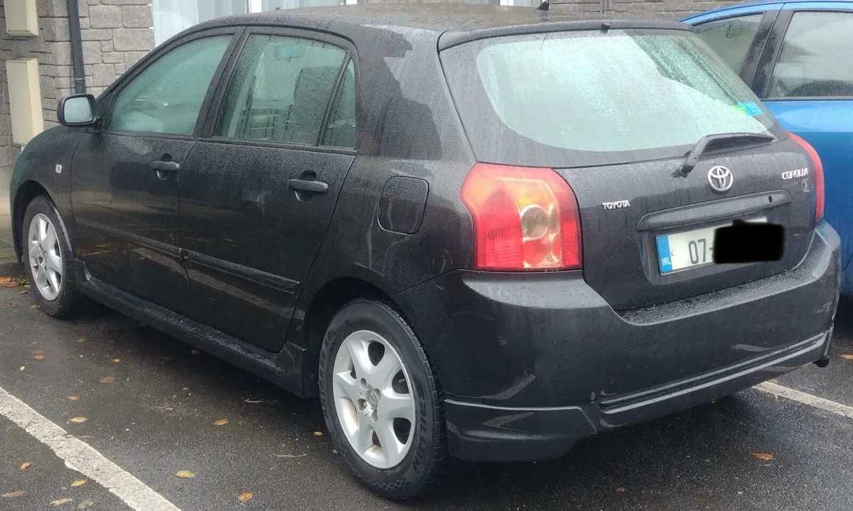 2007 1.4L petrol Toyota Corolla hatchback - Image 3